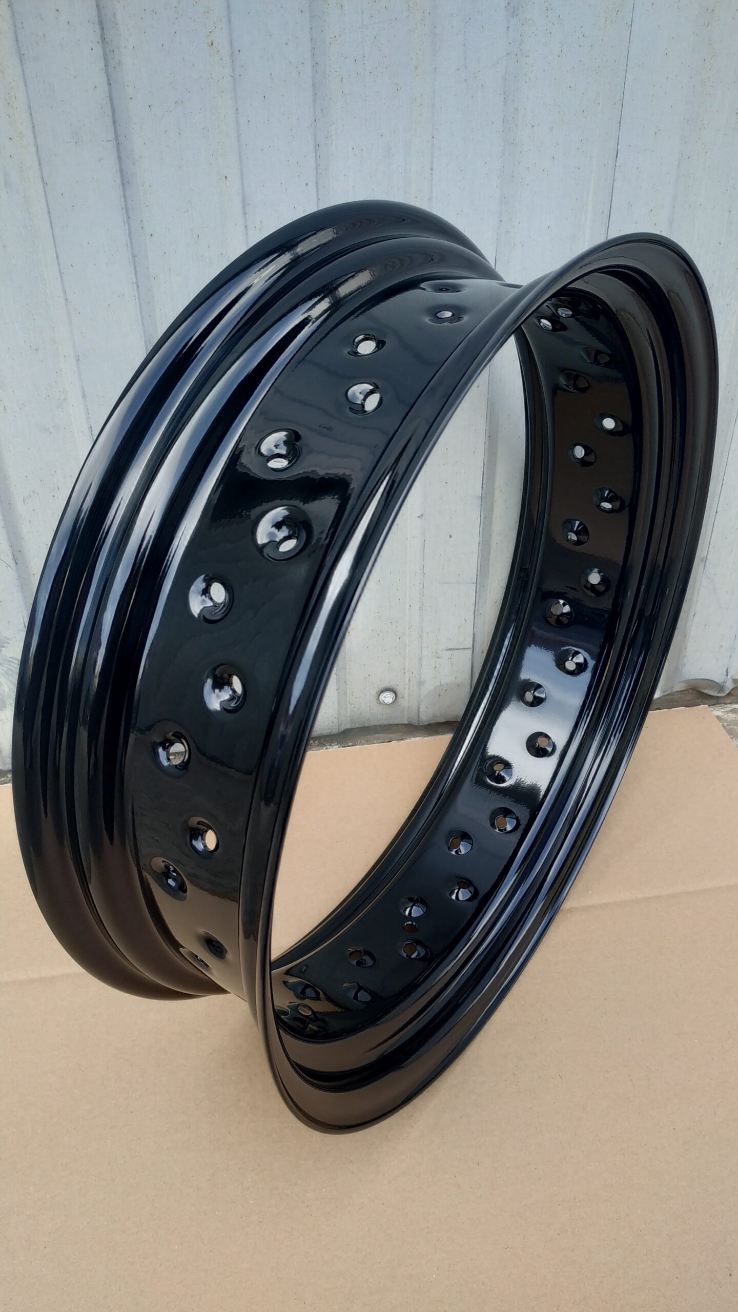 40 spoke hole pattern on steel rim