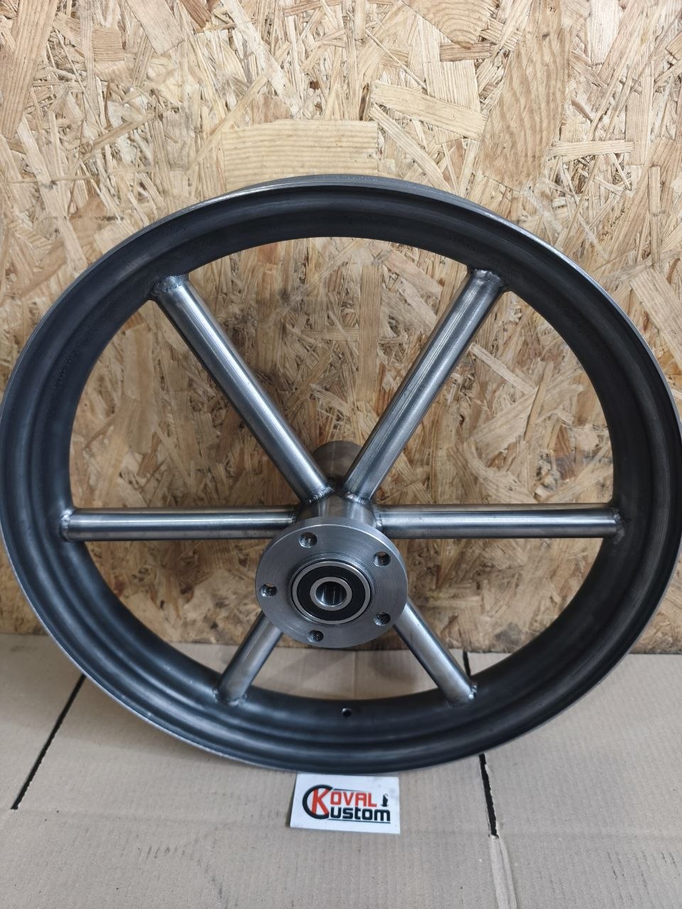 Dual brake flange configuration on classic custom chopper wheel hub