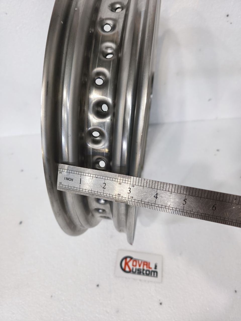 Mirror polished 17x3.0 AISI 304 stainless steel rim